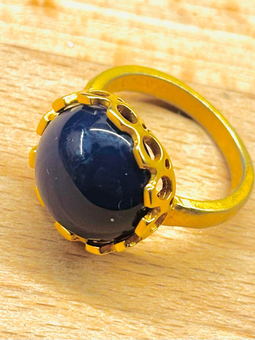 Estate Gold Ring with indigo Dome Stone